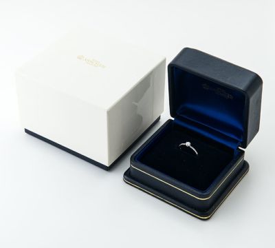 ロイヤルアッシャー ダイヤモンド0.23ct ダイヤモンド 計0.08ct