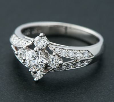 サバース ダイヤモンド0.31ct ダイヤモンド 計0.50ct プラチナ900 10号