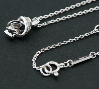 俄(NIWAKA) 結(YUI) ダイヤモンド 18金ホワイトゴールド ペンダント