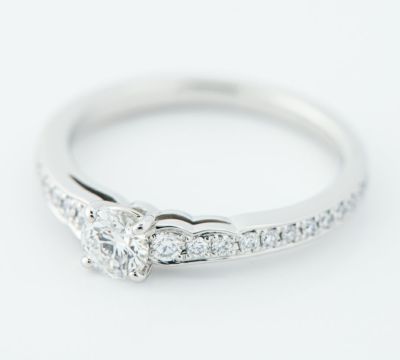 俄(NIWAKA) 花麗(HANAURARA) ダイヤモンド0.24ct ダイヤモンド